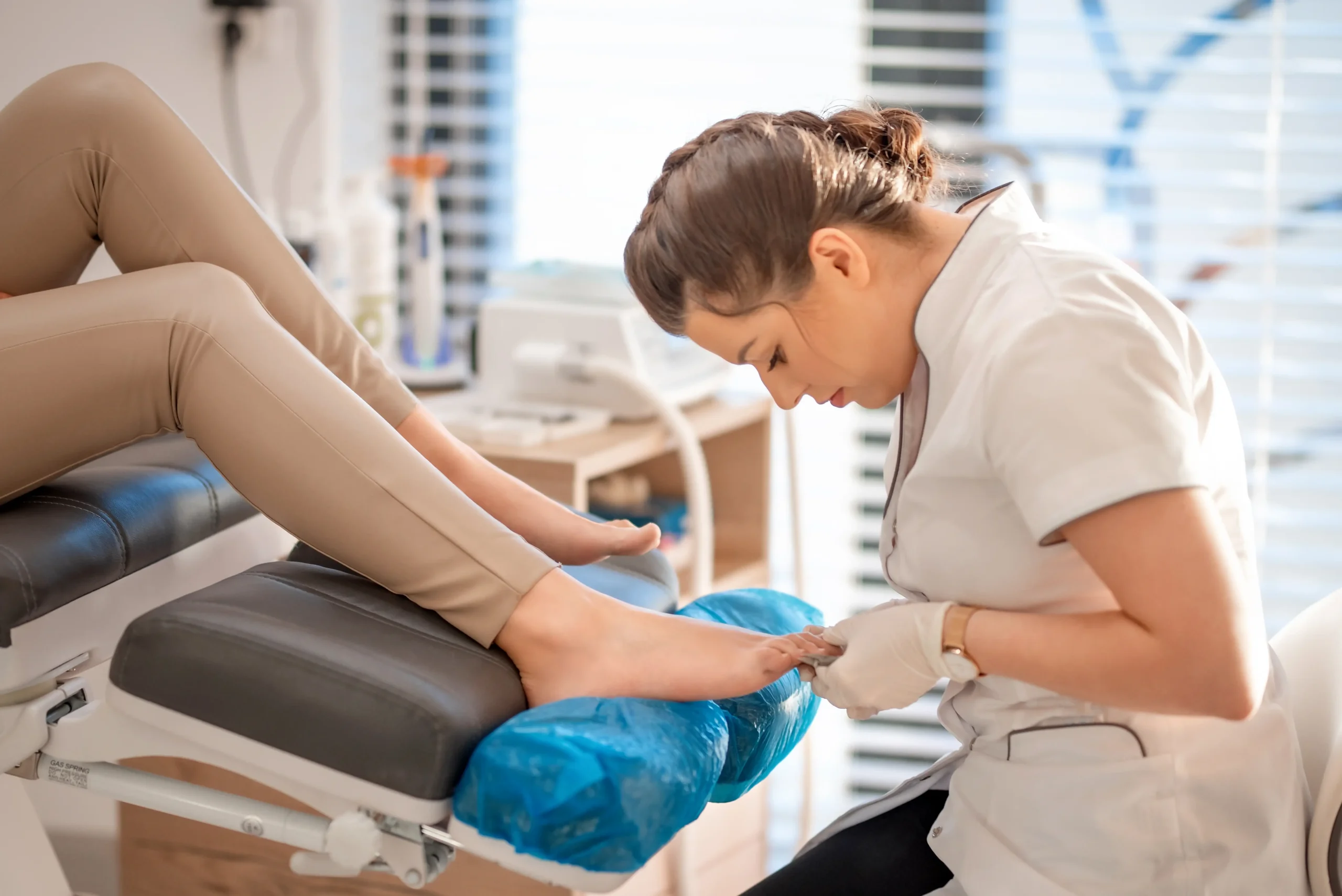Różnice między pedicure kosmetycznym a podologicznym